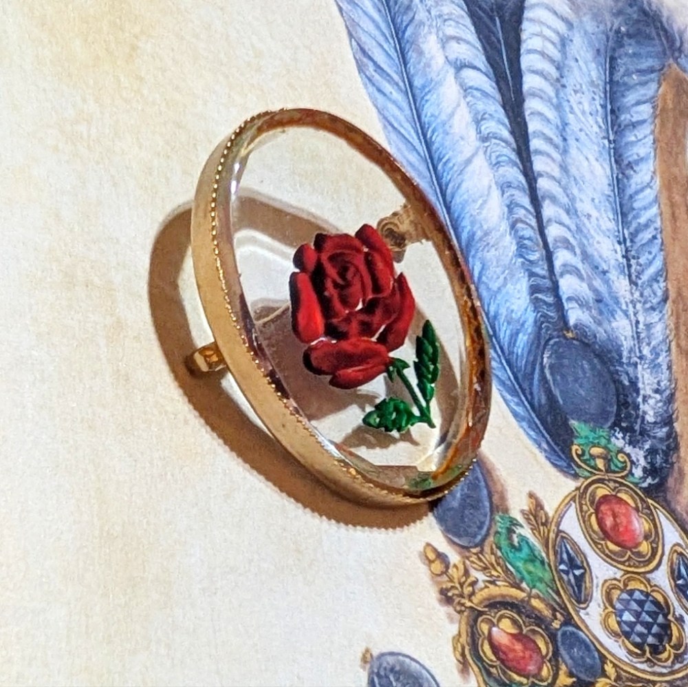 Vintage Glass Intaglio Reverse Painted Brooch - Picture 2 of 4